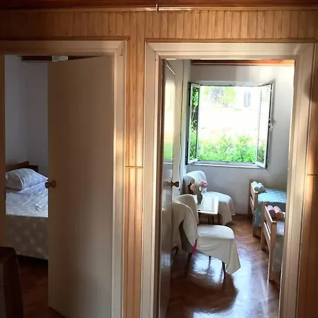 Beach Apartment *